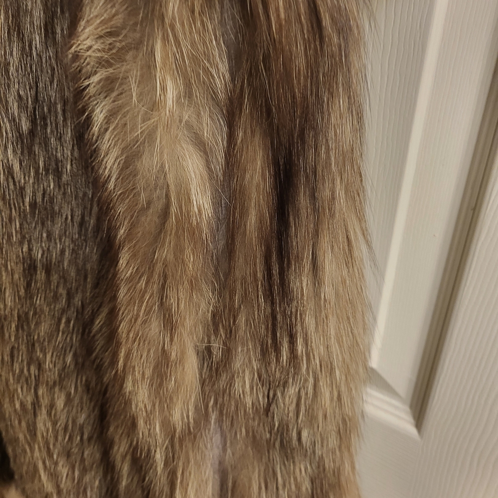 Saga Furs Luxurious Silver Fur Coat - Picture 5 of 8